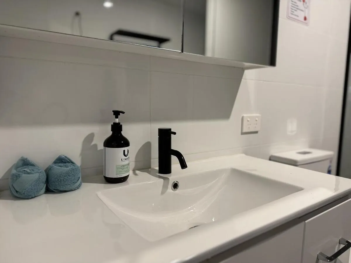 Semesterbostad Modern Simplicity Granny Flat In Belmont Brisbane