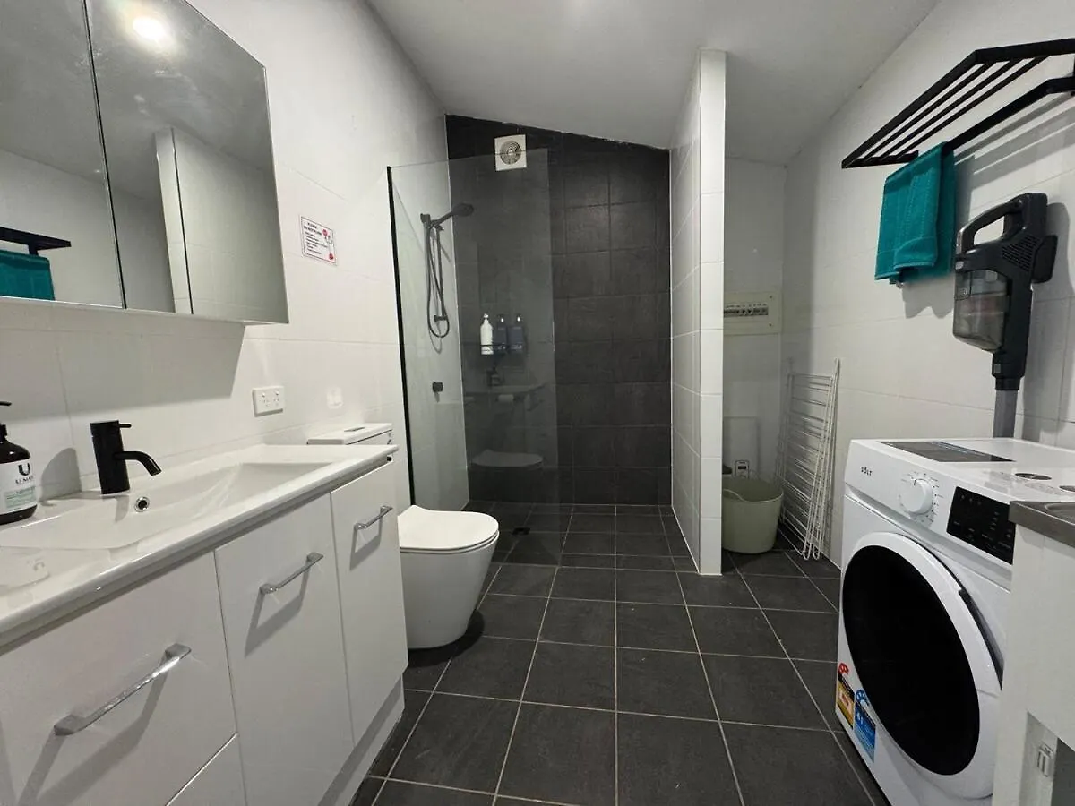 Modern Simplicity Granny Flat In Belmont Brisbane 0*,